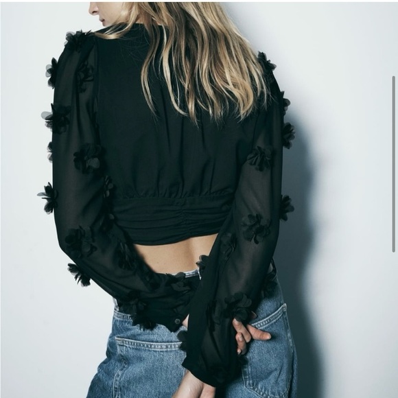Zara textured floral cropped top. - Picture 5 of 8